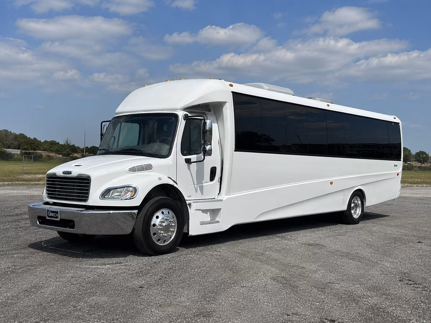 delano 50 passenger party bus