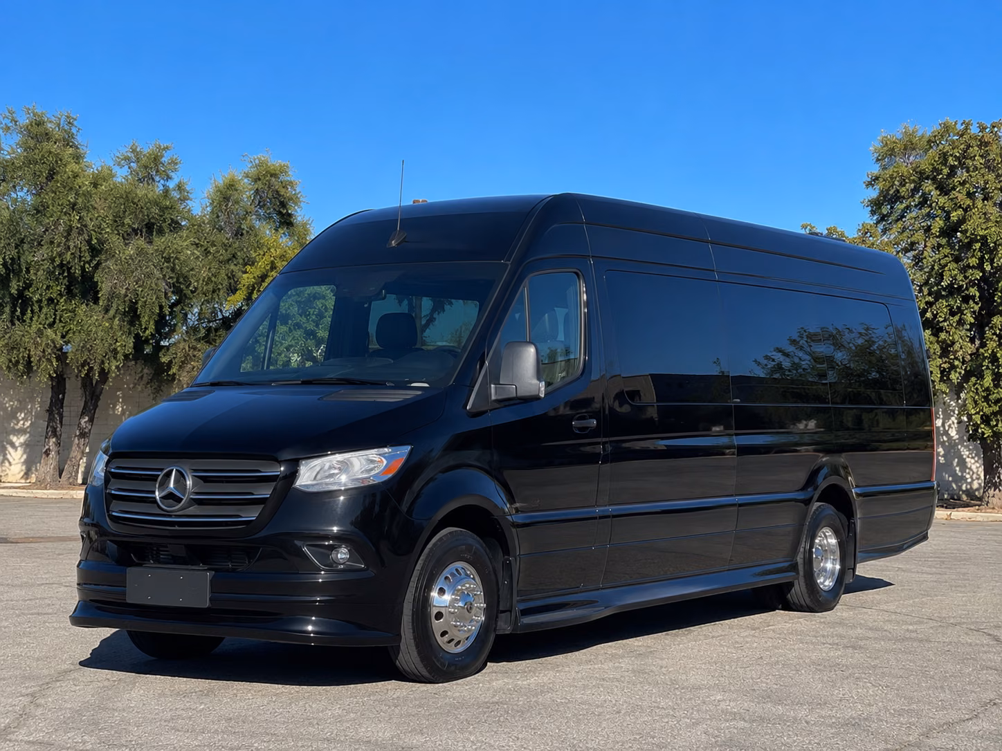 transportation serving delano and nearby cities