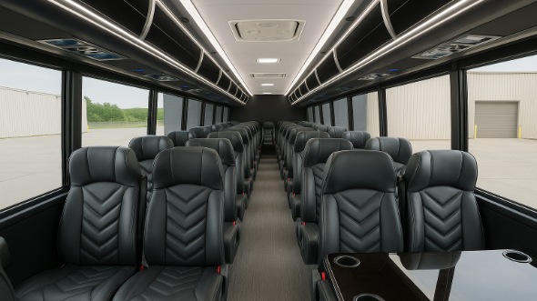 delano 25 passenger minibus rental